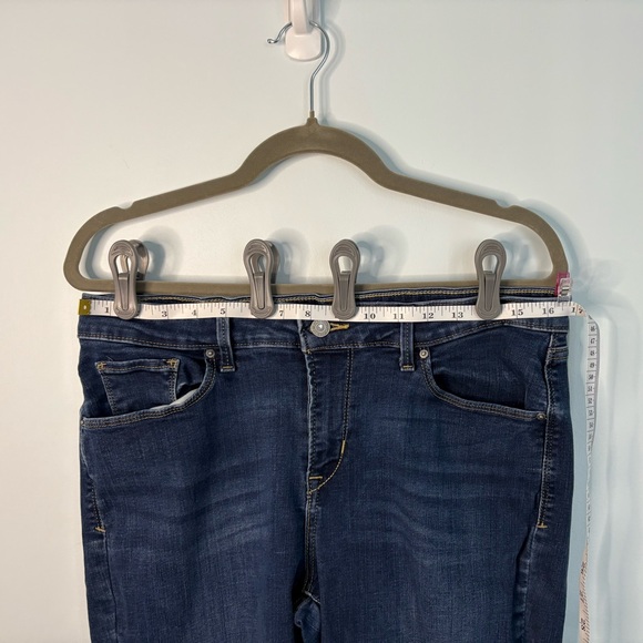 Dark Indigo Levi’s Women's mid-rise skinny Jeans - Picture 5 of 9